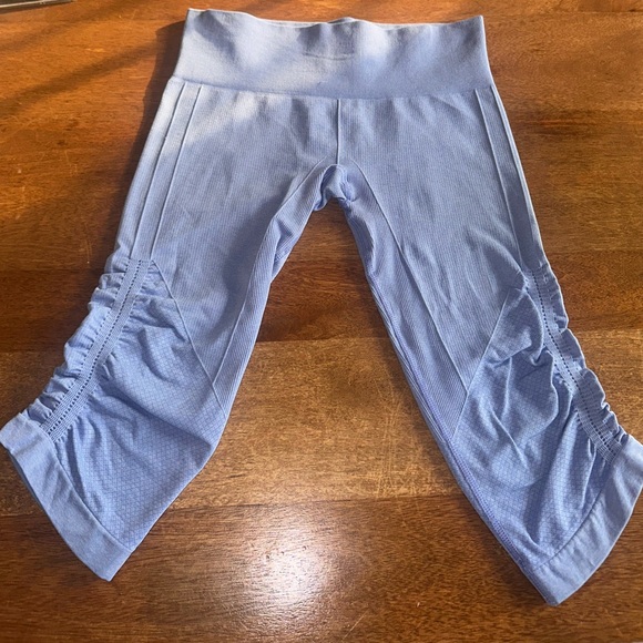 Lululemon capris Blue Leggings - Picture 1 of 5
